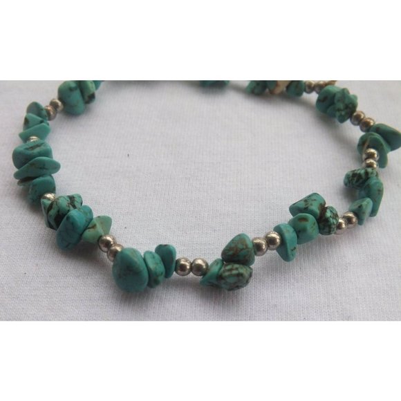 Crushed Green Stone and Silver 8" Bead Bracelet, Vintage Southwestern Style - Picture 2 of 4